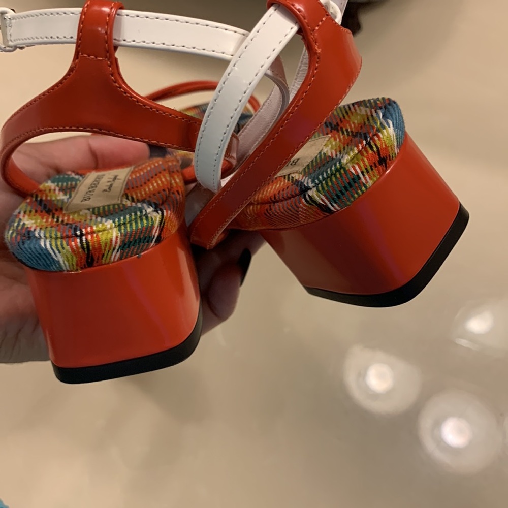 Burberry - Picture 3 of 3